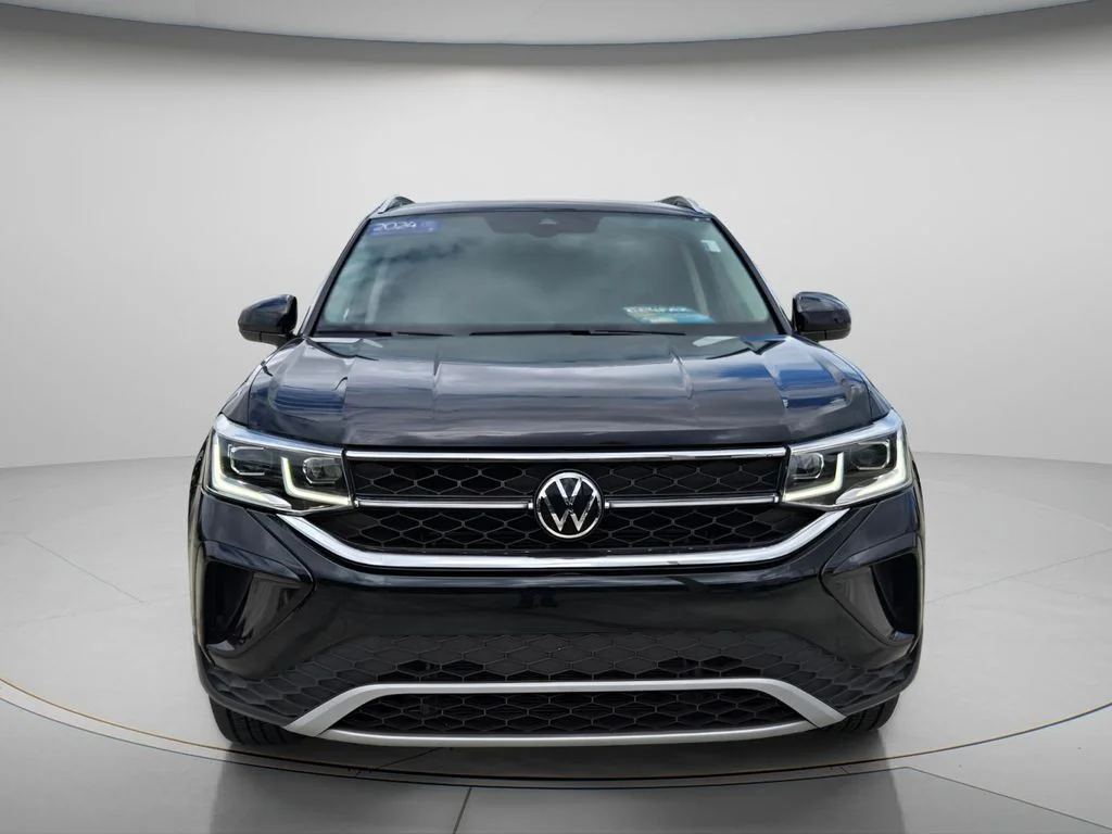 Used 2024  Volkswagen 1.5T SEL image 4