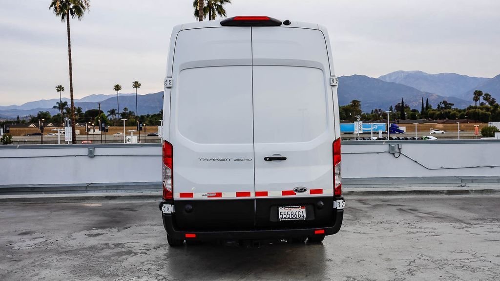 Used 2024 Oxford White Ford Base image 8