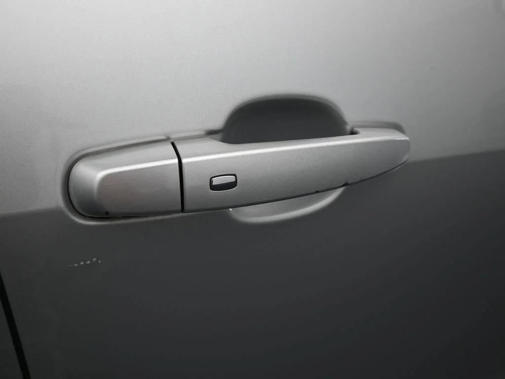 Used 2019 Silver Ice Metallic Chevrolet L image 34