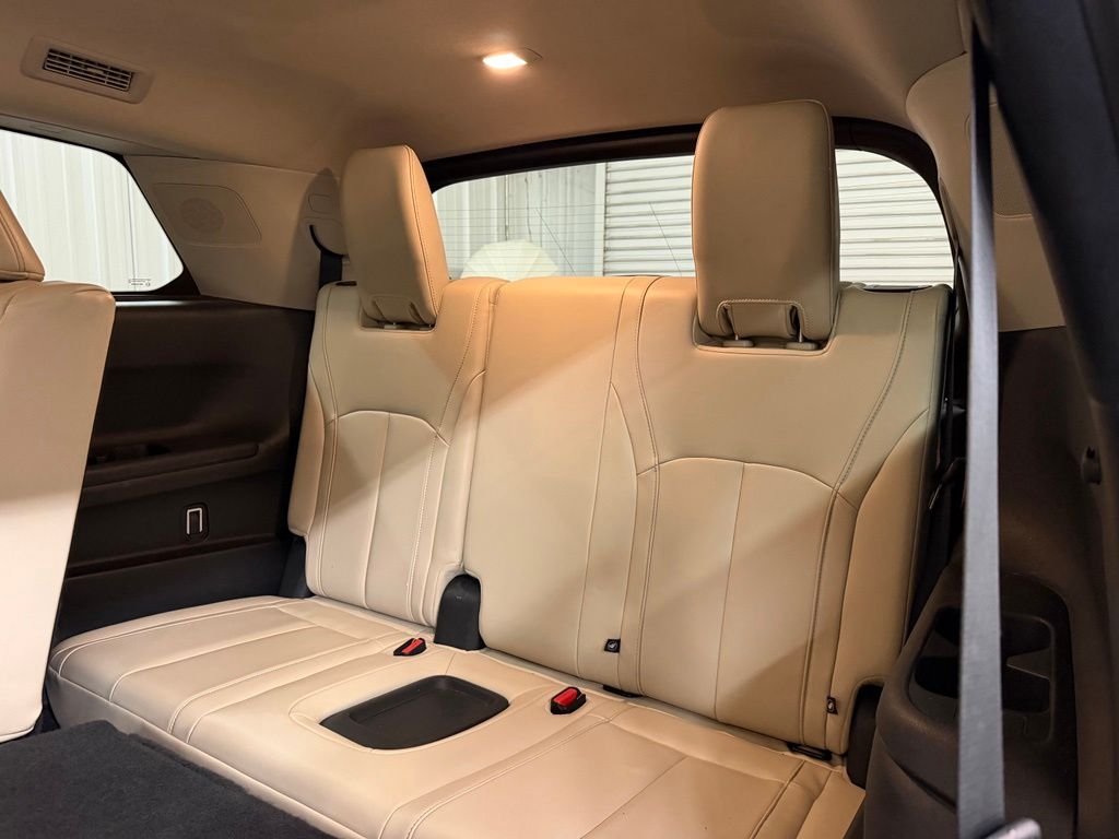 Used 2024 Gray INFINITI LUXE image 33
