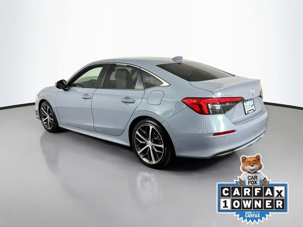 Used 2024 Morning Mist Metallic Honda Touring image 6