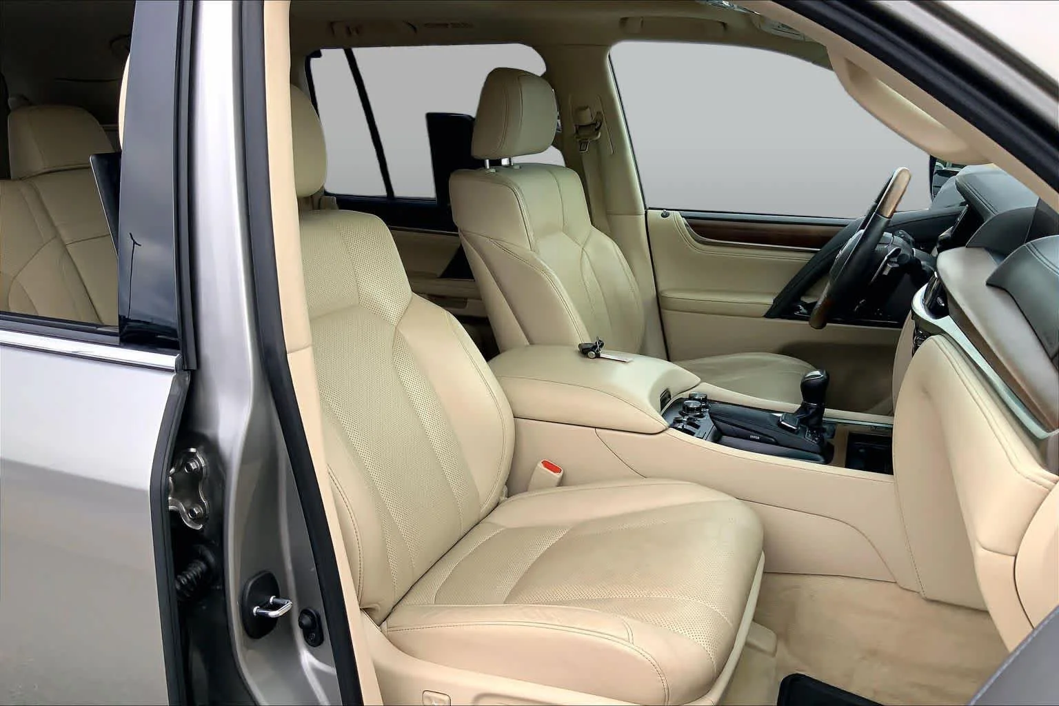 Used 2017 Atomic Silver Lexus  image 9