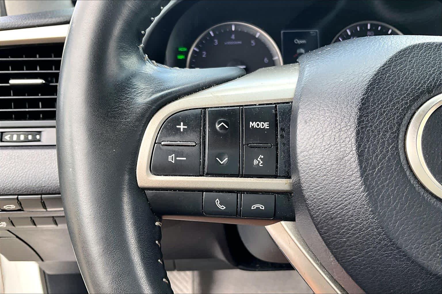 Used 2018 Eminent White Pearl Lexus  image 21