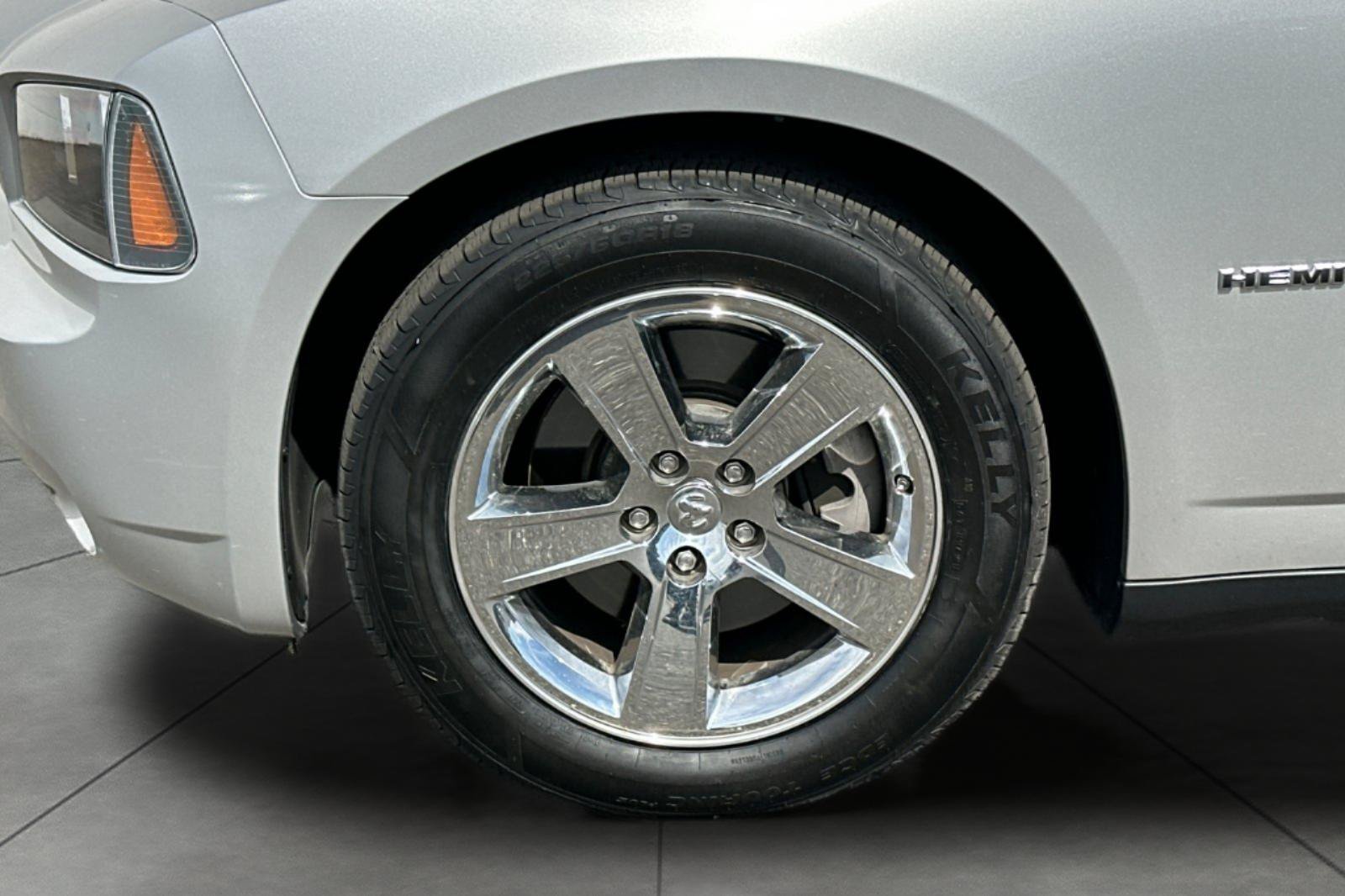 Used 2007 Silver Dodge R/T image 25