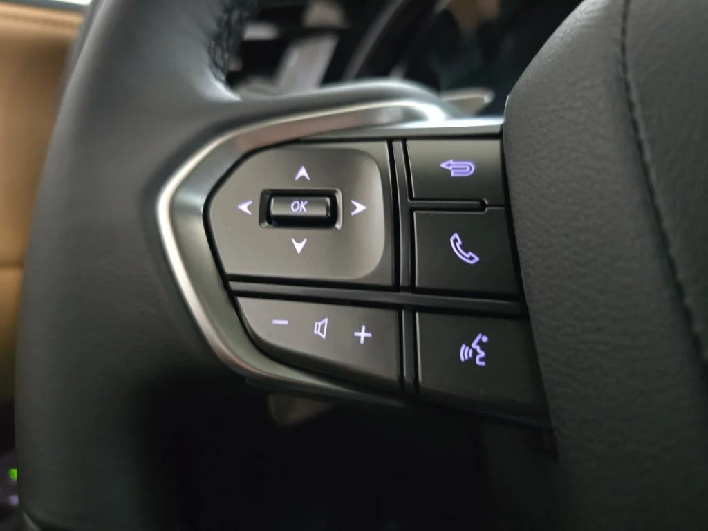 New 2026 Eminent White Pearl Lexus PREMIUM PLUS image 16