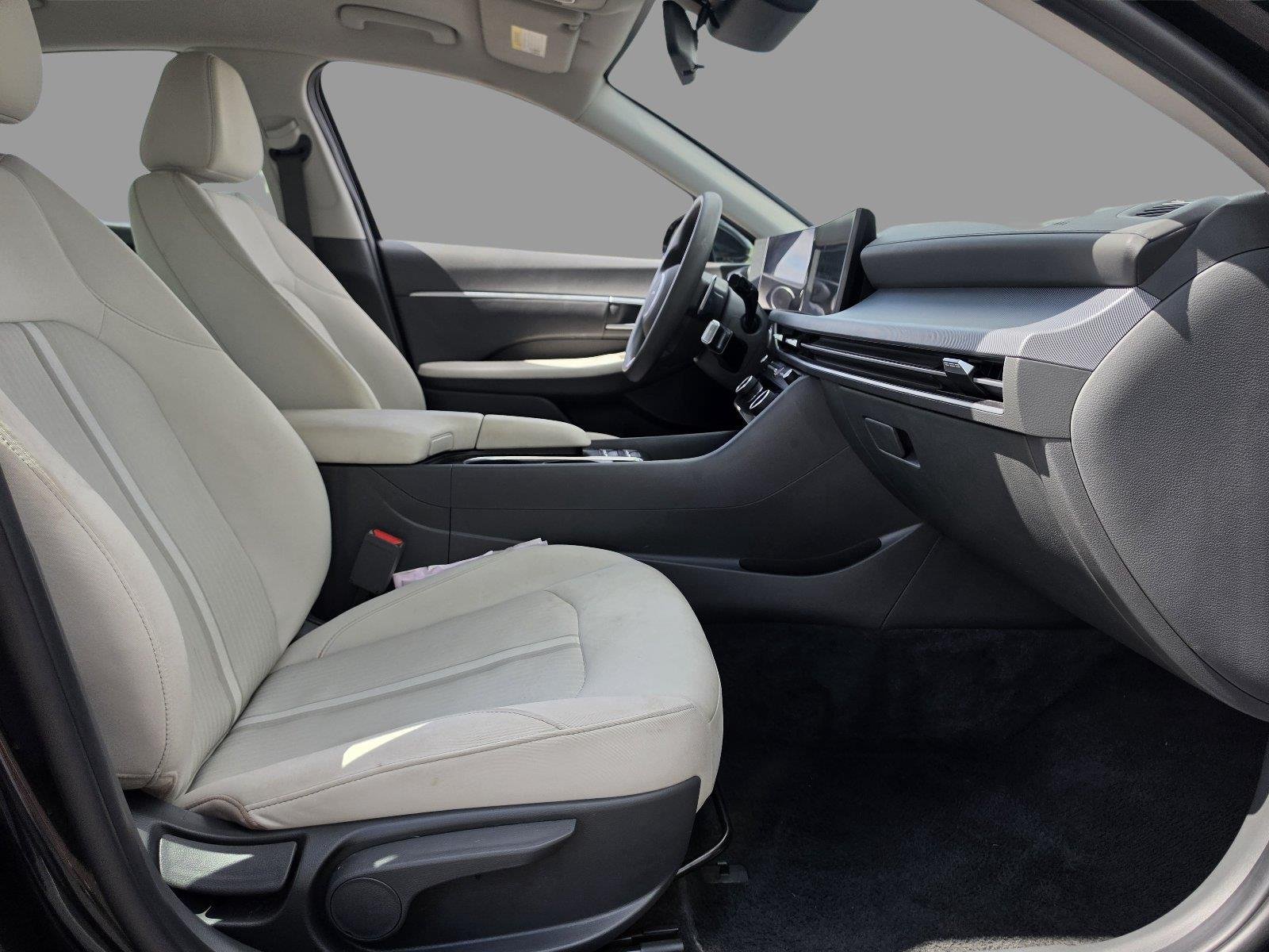 Used 2025 Abyss Black Hyundai SEL image 26