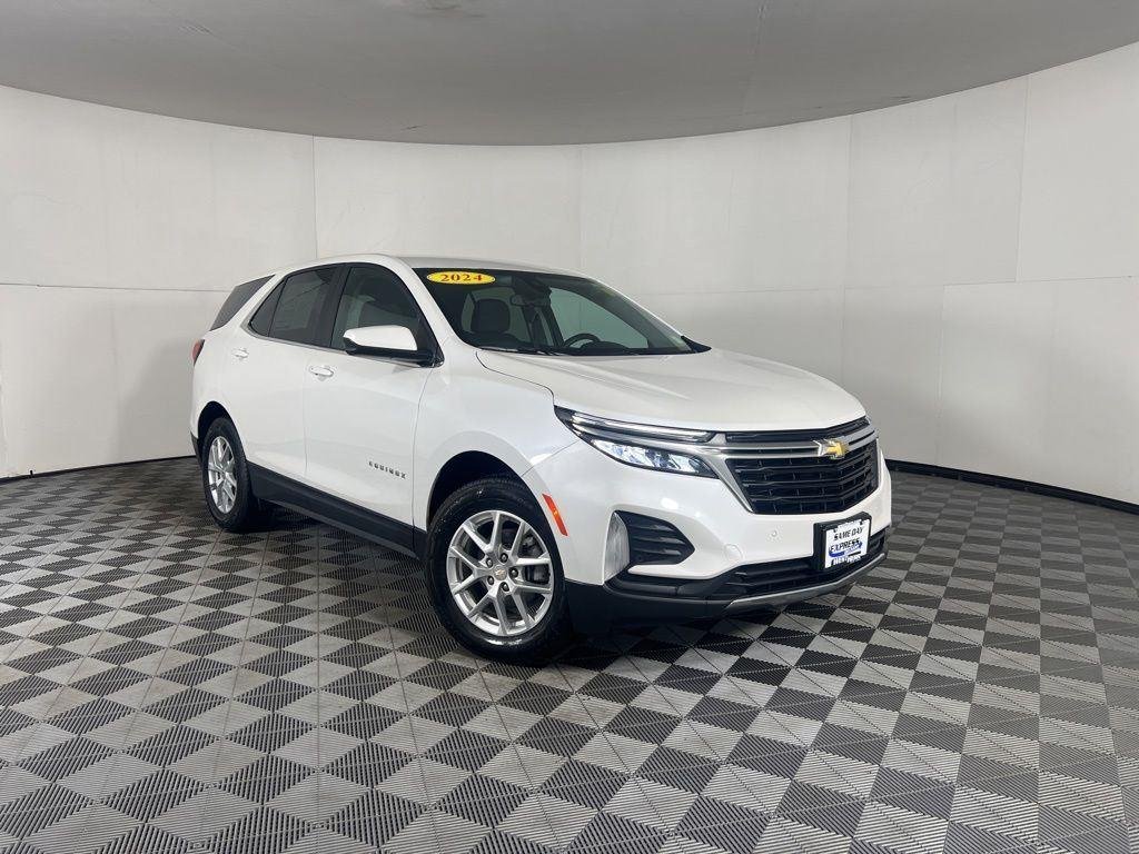 Used 2024 Pearl Chevrolet LT image 21