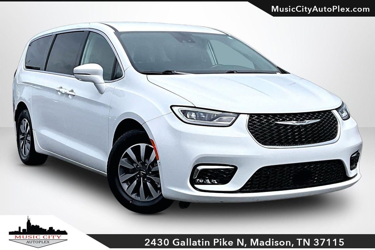 2022 Chrysler Pacifica Hybrid Touring L Hybrid's photo
