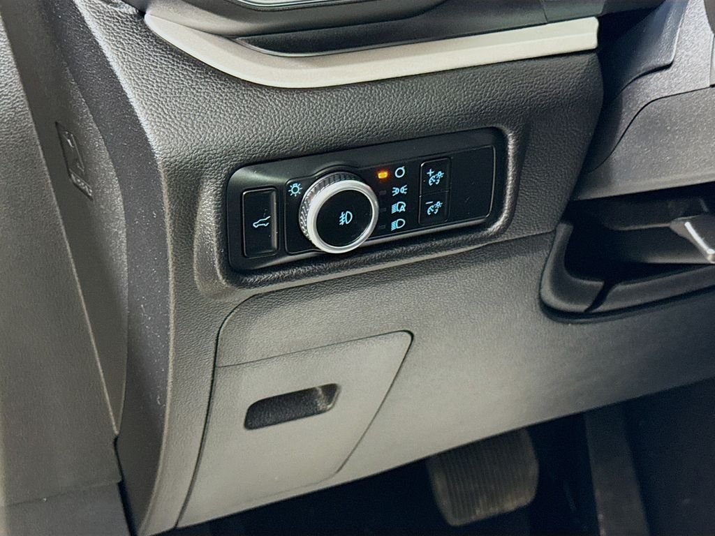 Used 2024 Agate Black Metallic Ford XLT image 15