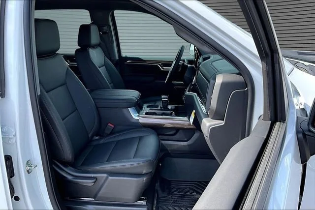 New 2026 Summit White Chevrolet LT Trail Boss image 11