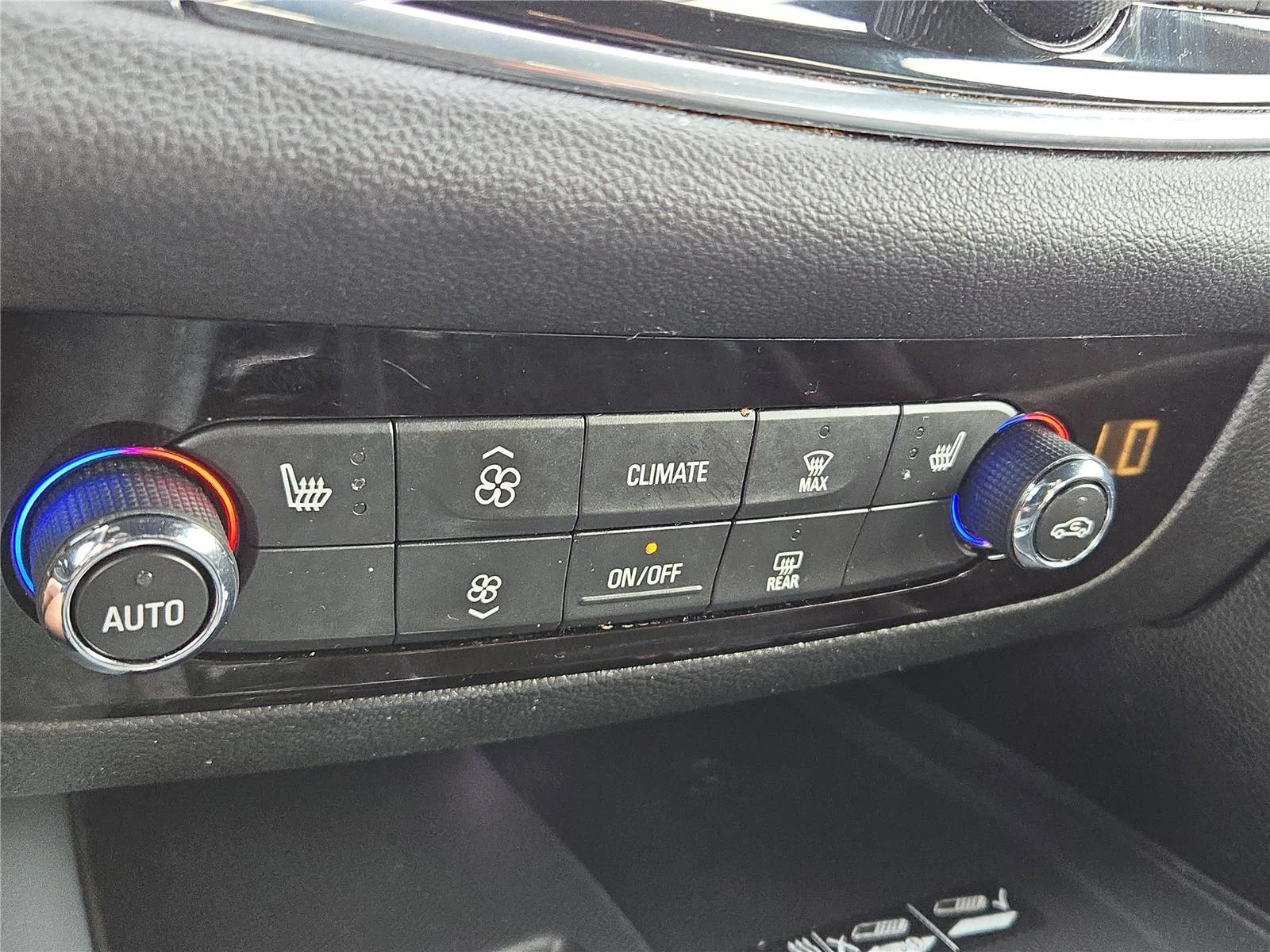 Used 2023 Ebony Twilight Metallic Buick Essence image 10