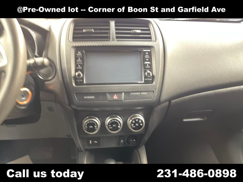 Used 2024  Mitsubishi  image 18