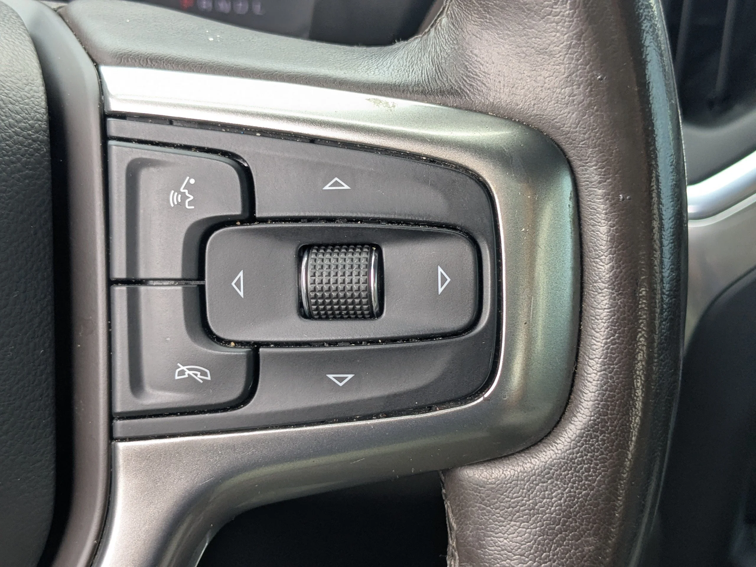 Used 2021 SUMMIT WHITE Chevrolet LT Trail Boss image 23