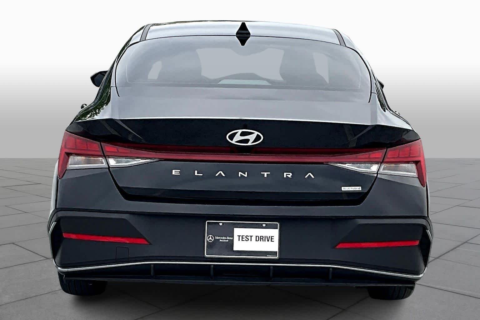 Used 2025 Abyss Black Hyundai Blue image 8