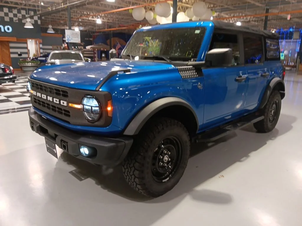 2022 Ford Bronco Black Diamond Advanced (322A) 4x4's photo