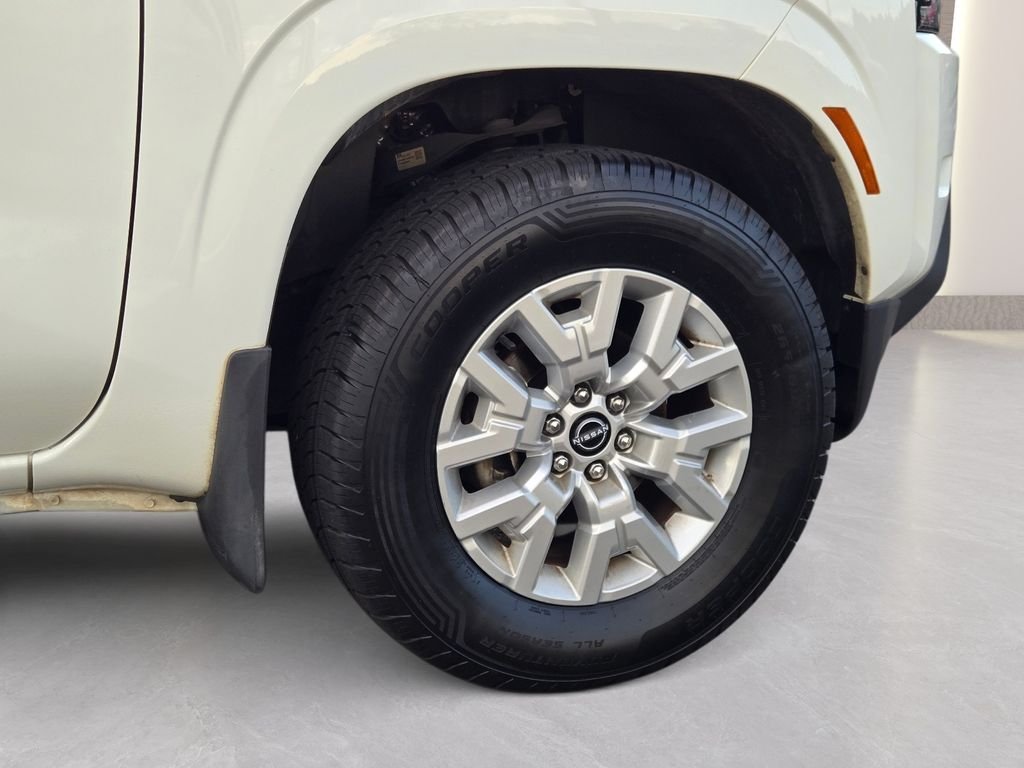 Used 2023 White Nissan SV image 4