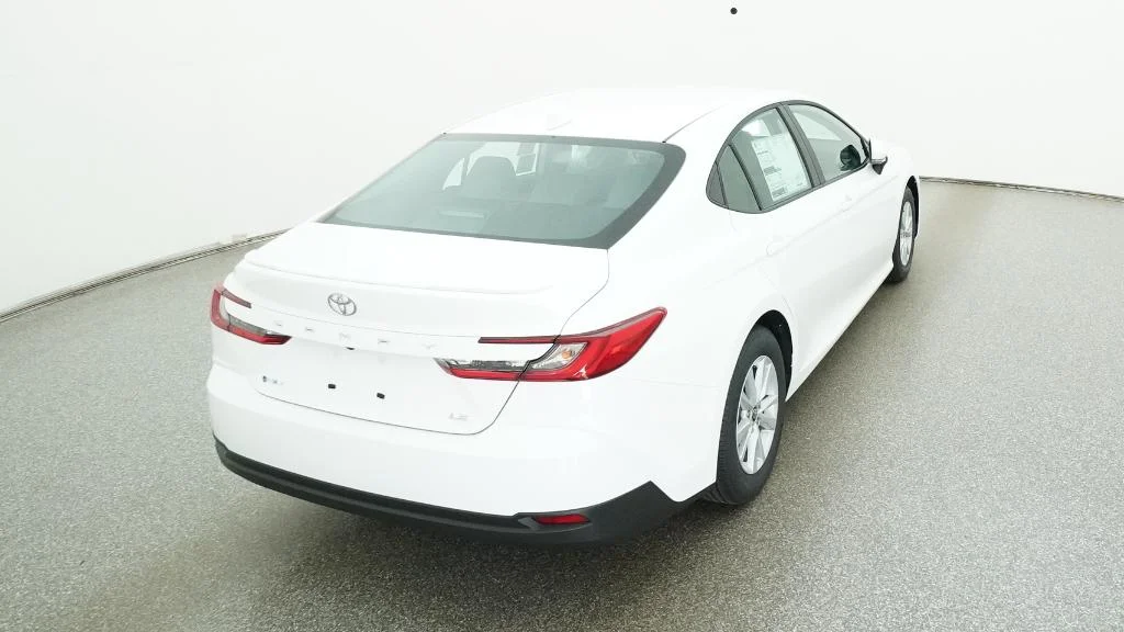 New 2026 Ice Cap Toyota LE image 32