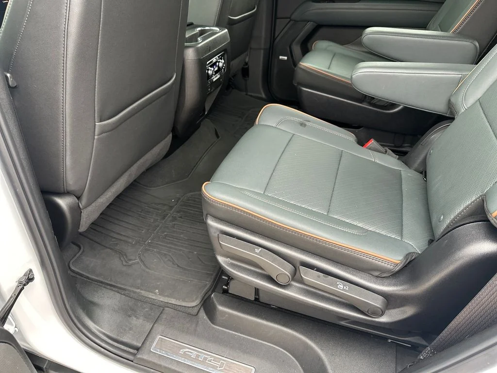 Used 2025 White GMC AT4 image 39