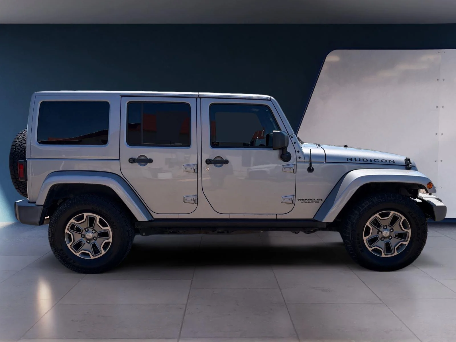 Used 2017 Billet Silver Metallic Clearcoat Jeep Rubicon image 6