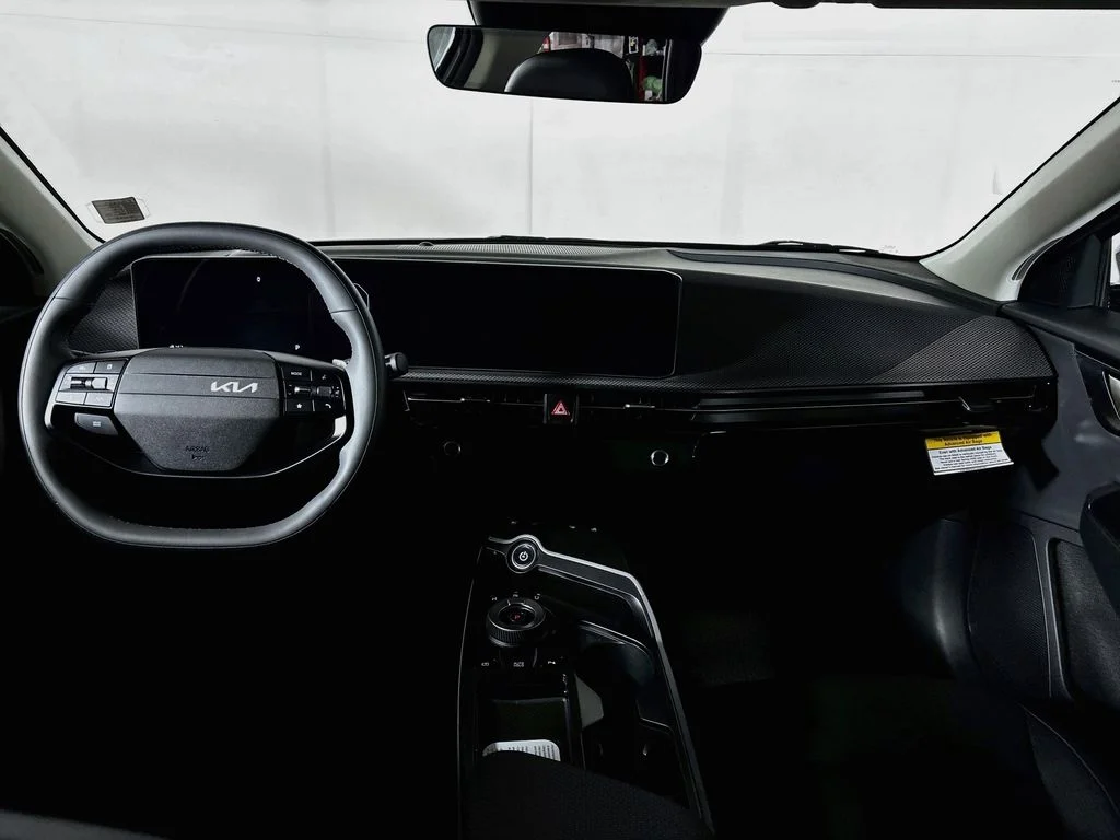 New 2026 Wolf Gray Kia WIND image 12