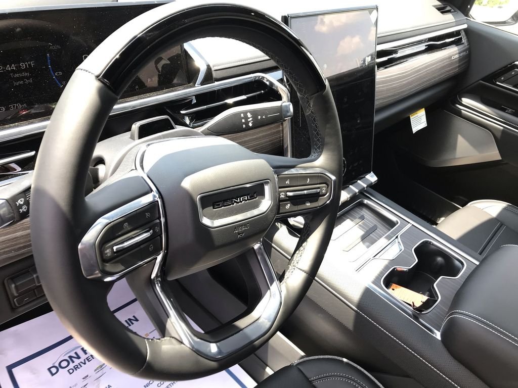 Used 2025 Black GMC Denali image 14