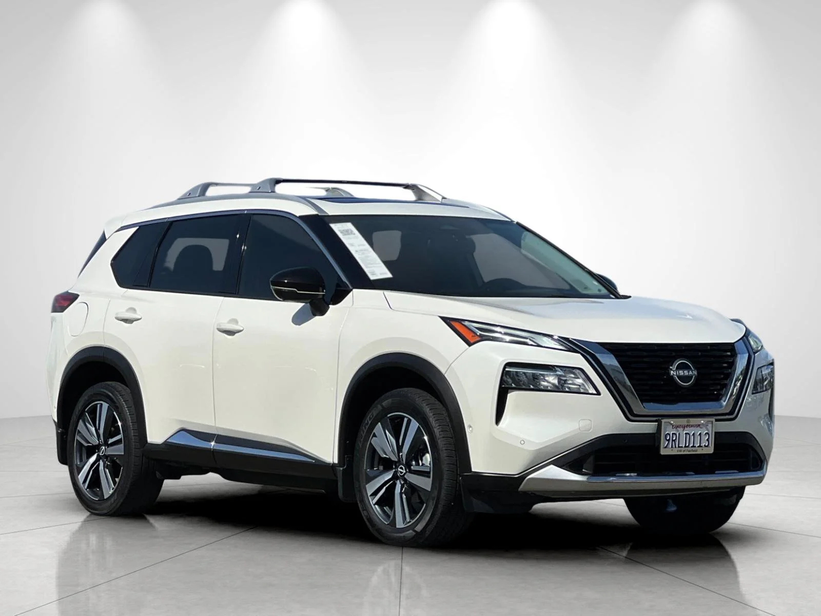 Used 2023 Pearl White Tricoat Nissan Platinum image 7