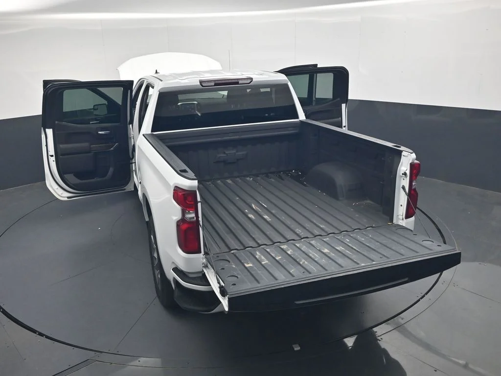 Used 2022 White Chevrolet RST image 53