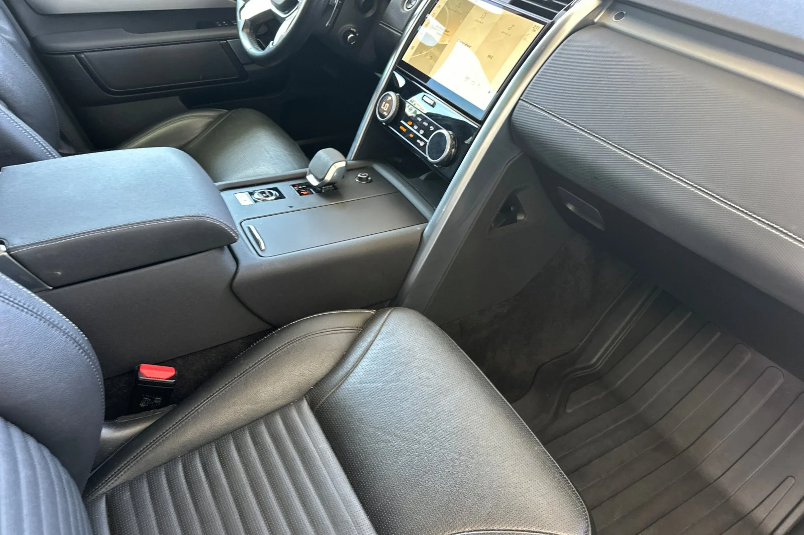 Used 2022 Santorini Black Metallic Land Rover S R-Dynamic image 20