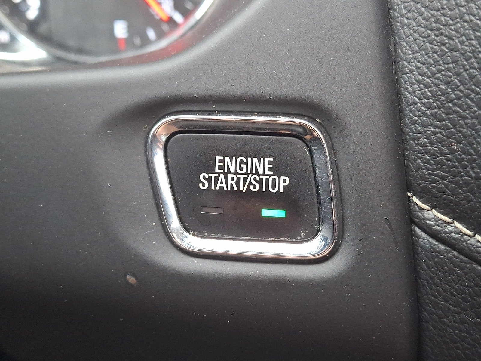 Used 2019 Ebony Twilight Metallic - GB8 GMC Denali image 24