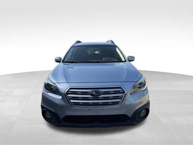 Used 2017 Silver Subaru 2.5i Premium image 9