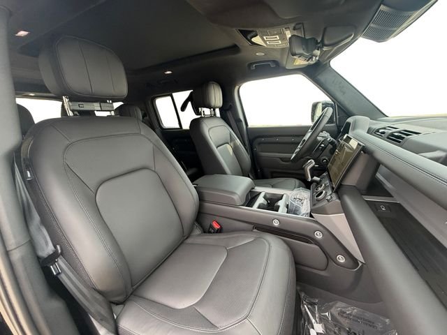 New 2026 Santorini Black Land Rover V8 image 16