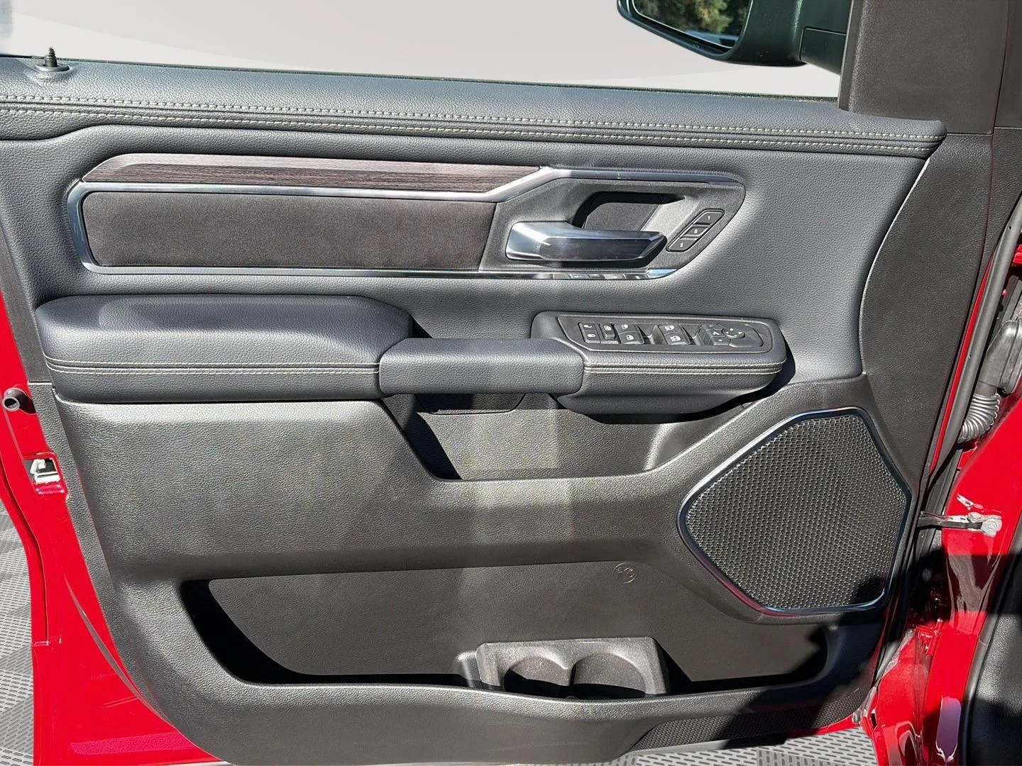 New 2027 Molten Red Pearl-Coat Exterior Paint RAM Laramie image 18