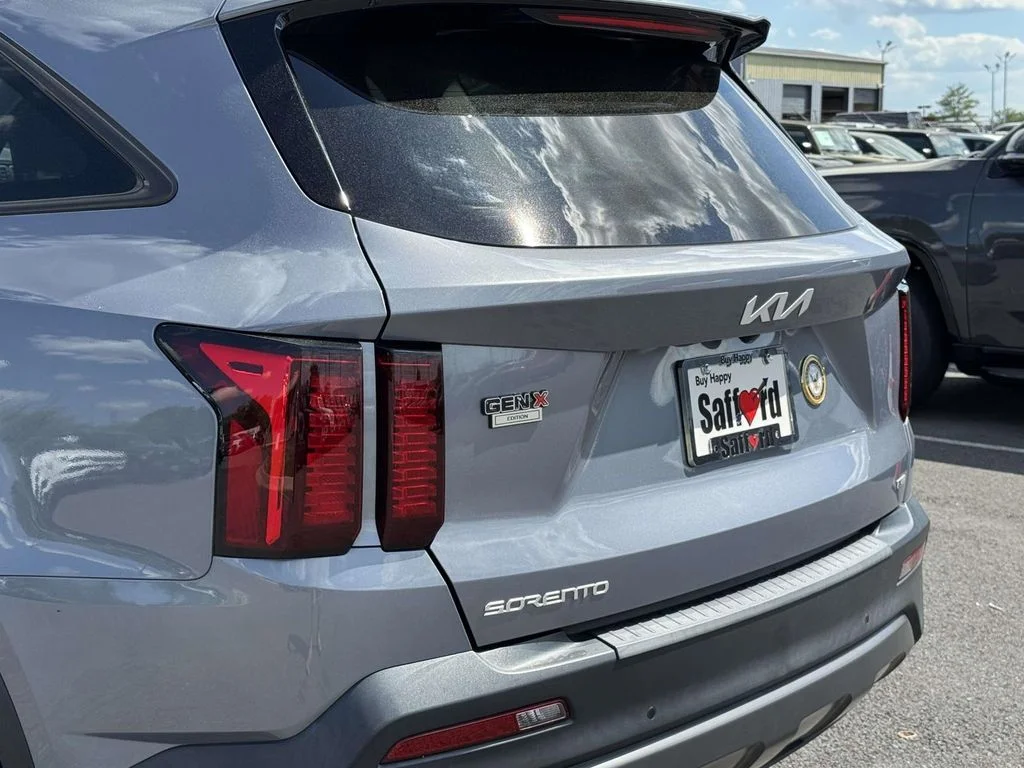 Used 2023 Silver Kia X-Line S image 10
