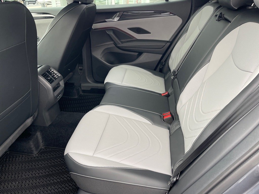 2026 Volkswagen Tiguan SE R-LINE BLACK - Photo 11