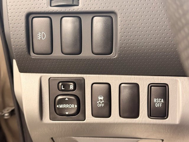 Used 2014 Tan Toyota DOUBCAB image 20