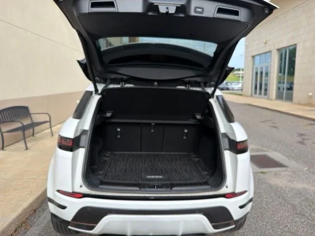 Certified Used 2021 Fuji White Land Rover Dynamic image 3