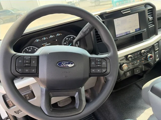 New 2027 Oxford White Ford F-350® XL image 15