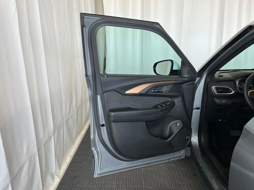 Used 2023 Gray Chevrolet ACTIV image 19