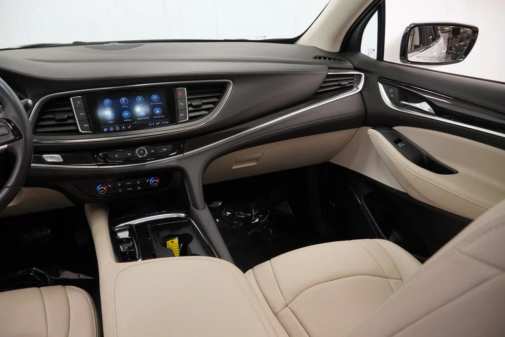Used 2023 Summit White Buick Essence image 18