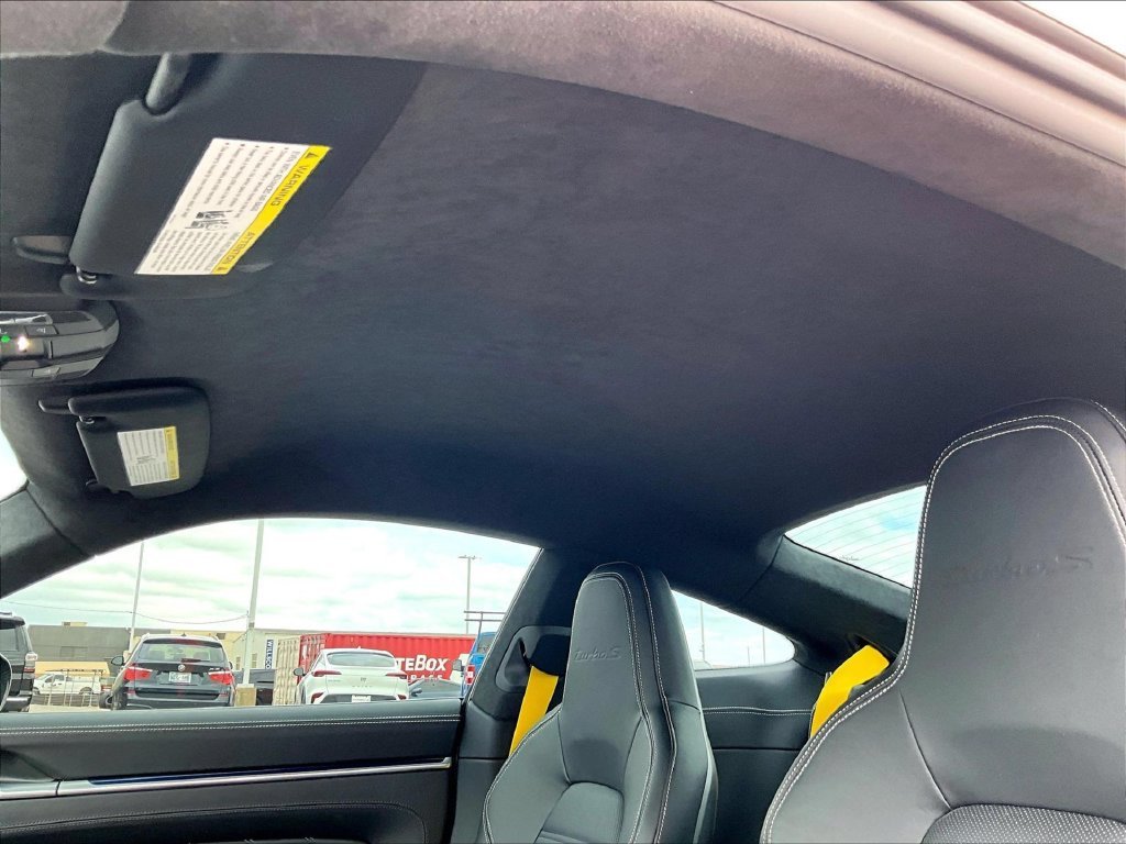 Used 2022  Porsche Turbo image 18
