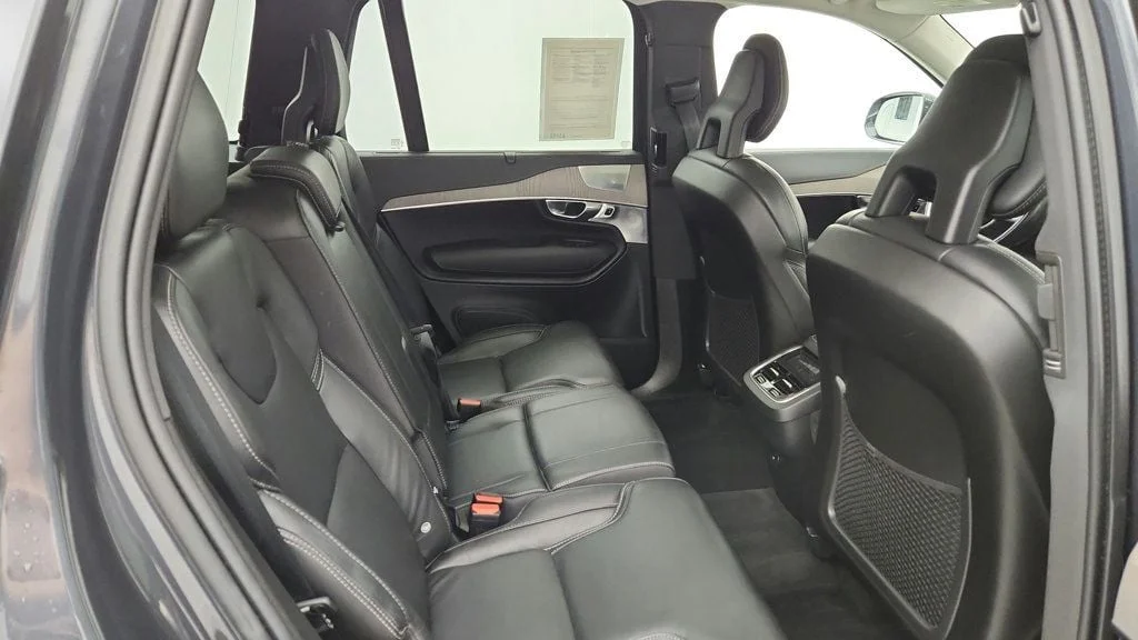 Used 2022 Savile Grey Metallic Volvo T6 AWD Inscription 7P w/ Bowers & Wilkins Audio & Air Suspension image 23
