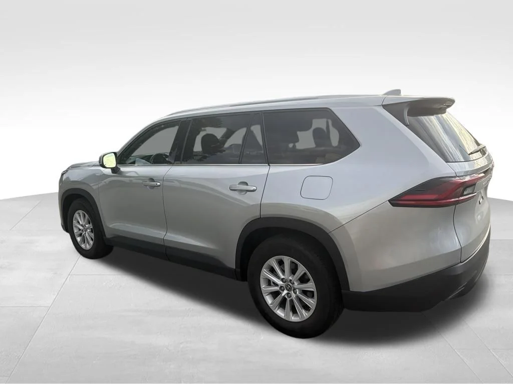 Used 2025 Silver Toyota XLE image 3