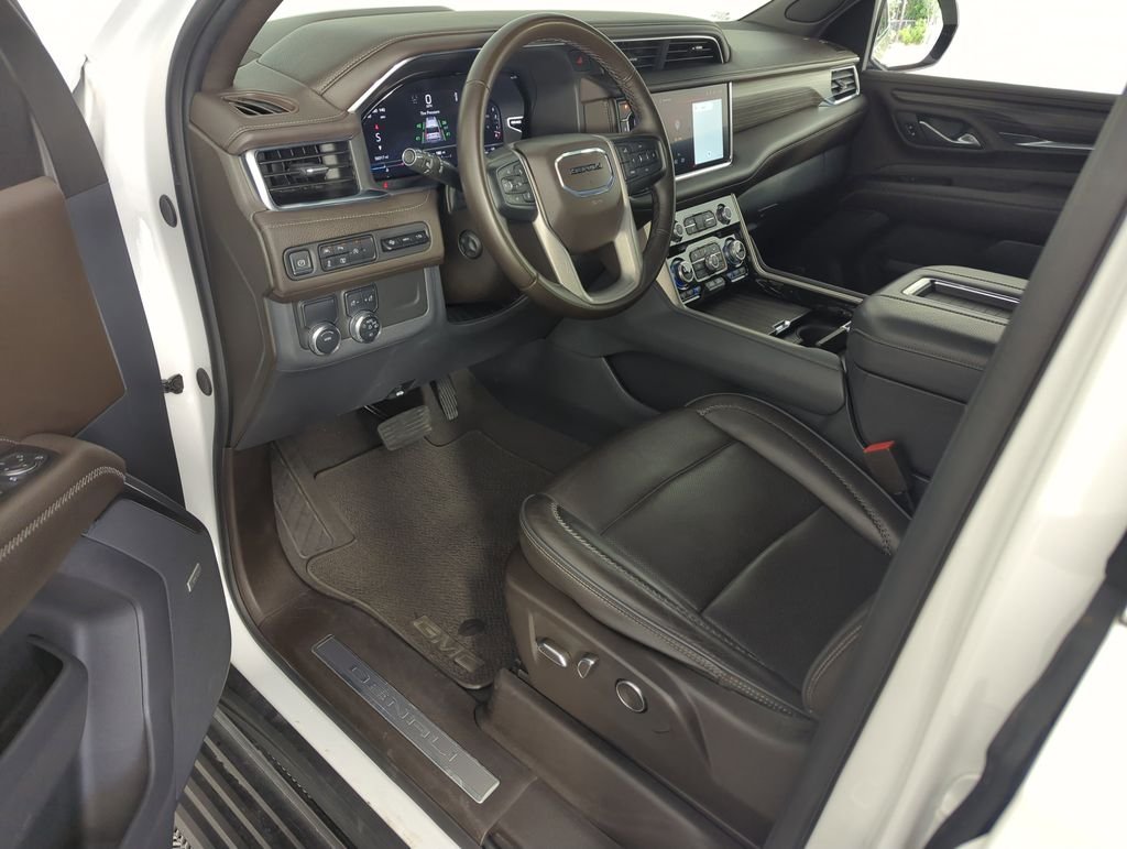 Used 2023 White GMC Denali image 10