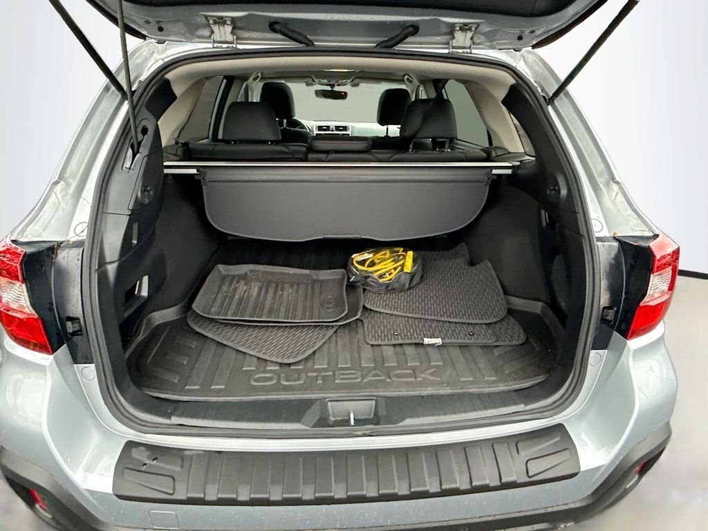 Used 2019 Ice Silver Metallic Subaru Limited image 28