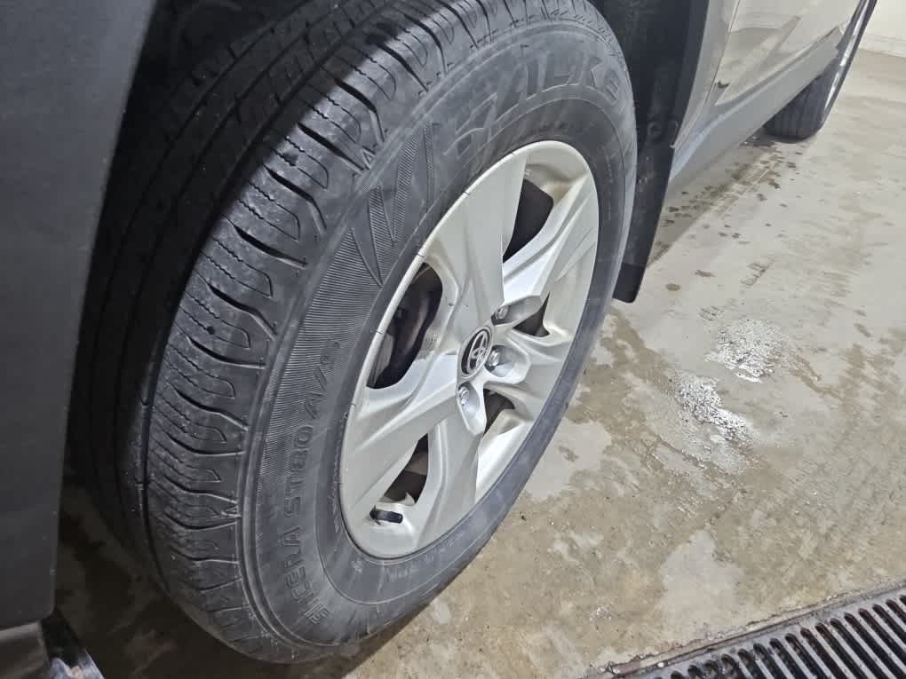 Used 2020 Magnetic Gray Metallic Toyota Hybrid XLE image 10