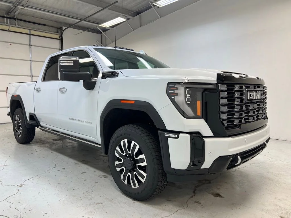 New 2026 Glacier White Tricoat GMC Denali Ultimate image 7