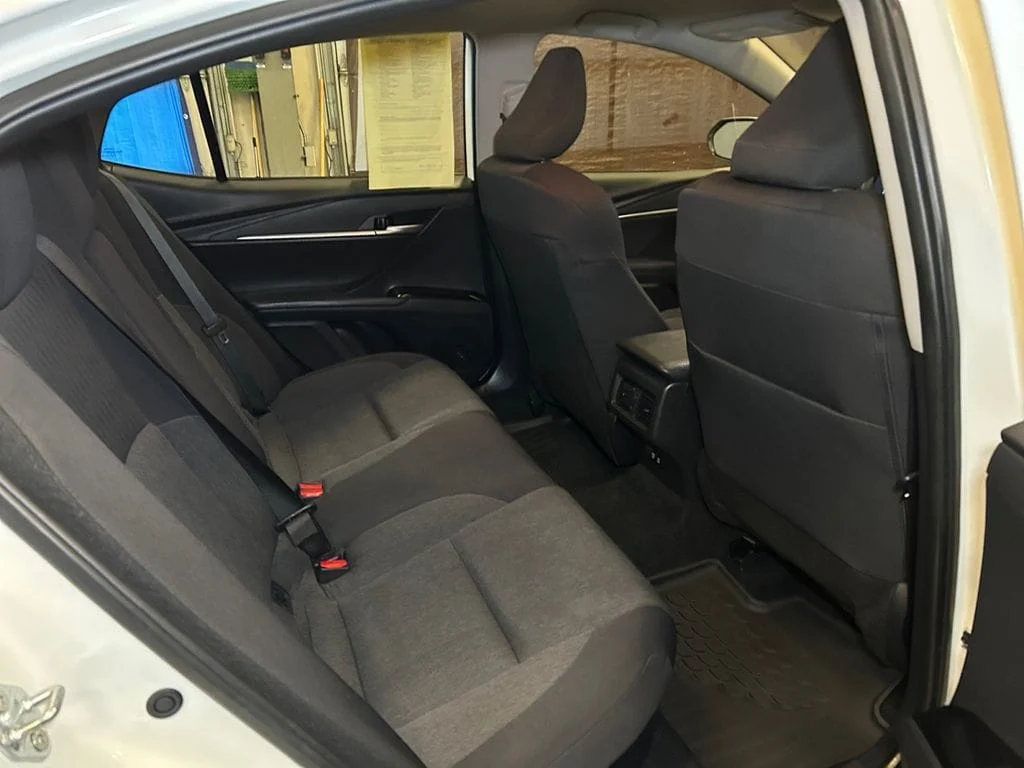 Used 2025 Ice Toyota LE image 17