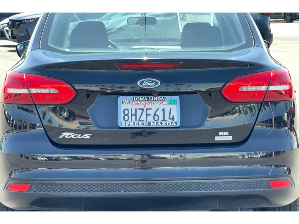 Used 2018 Shadow Black Ford SE image 16