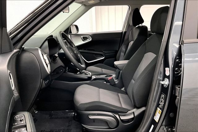 Used 2025 Gravity Gray Kia LX image 20