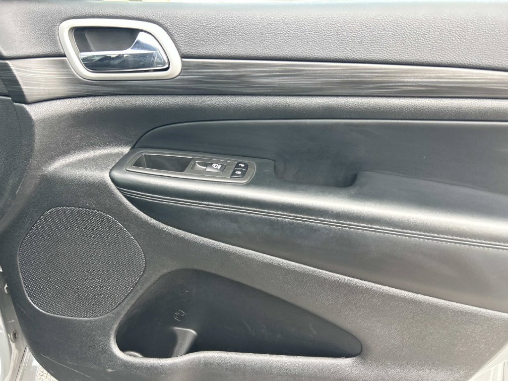 Certified Used 2021 Gray Clearcoat Jeep Laredo X image 24